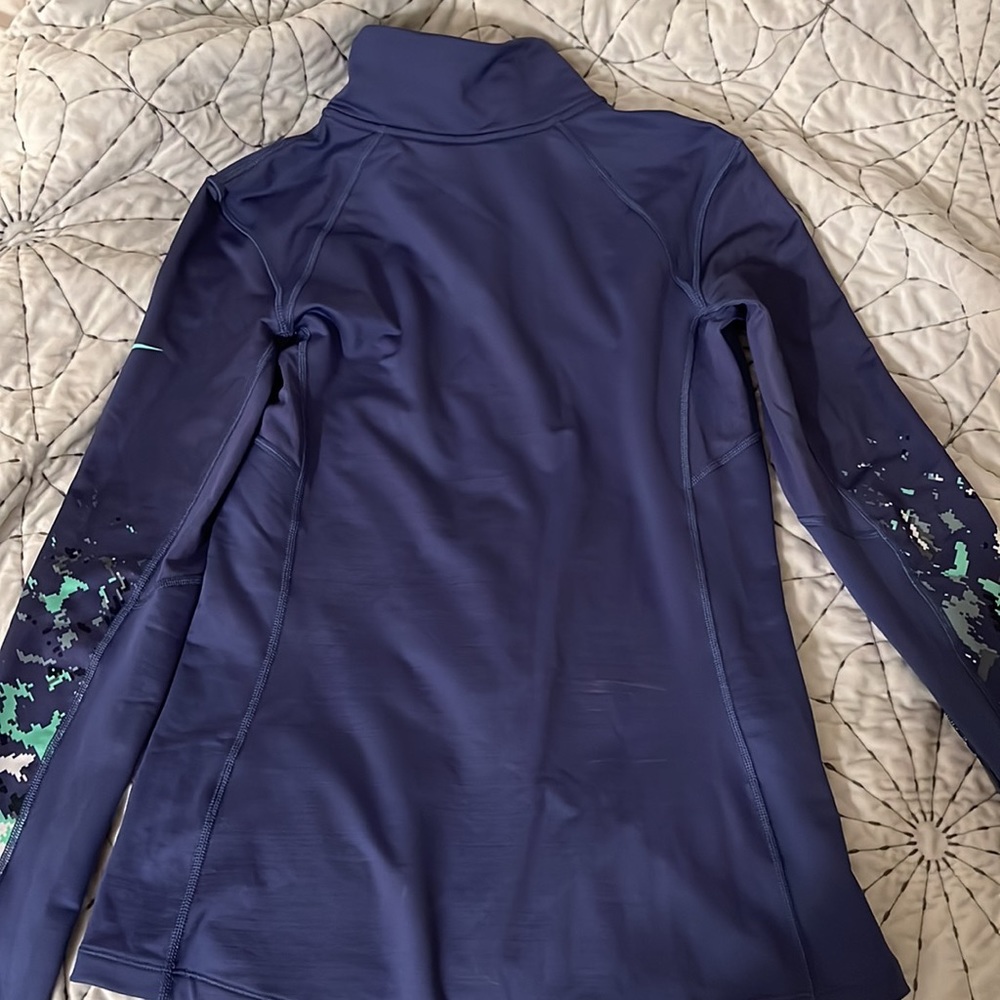 Nike Pro Women’s pullover - Picture 4 of 4